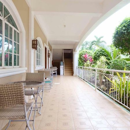 Reddoorz Premium @ Abueg Road Extension Puerto Princesa ภายนอก รูปภาพ